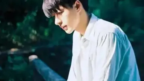 西班牙一马当先！奥亚萨瓦尔主罚点球，一蹴而就。