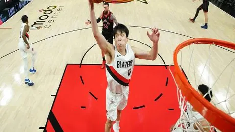 “格列兹曼与科雷亚共效力马竞426场与456场，分列队史第九与并列第六名”